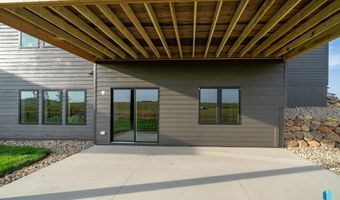 1517 W Autumn Cir, Brandon, SD 57005