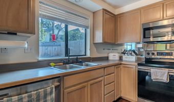 694 Normal Ave, Ashland, OR 97520