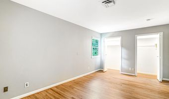 8402 CAMDEN St, Alexandria, VA 22308