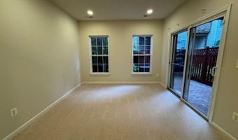 5025 MURTHA St, Alexandria, VA 22304