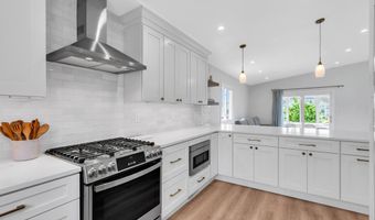 87 Ronald Ave S, Bayville, NJ 08721