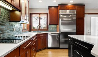 400 Oakland Pl NE 9, Austin, MN 55912