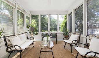 75 Markwood Dr, Barrington, RI 02806