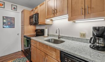 624 Peninsula Ct, Ann Arbor, MI 48105