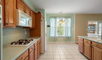 6 MOUNTAIN STREAM Ct, Barnegat, NJ 08005