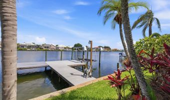 831 CHIPAWAY Dr, Apollo Beach, FL 33572