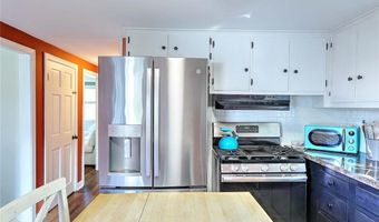 70 Boyce Ave, Barrington, RI 02806