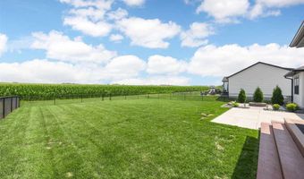 1190 Berkshire Ln, North Liberty, IA 52317