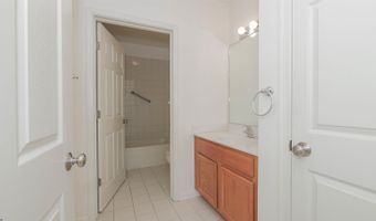 4 Chelsea Ct, Atlantic City, NJ 08401