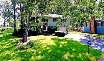 5 Tiffany Dr, Cumberland, RI 02864