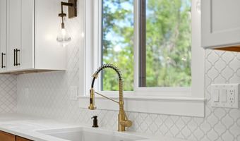 33944 Overton Cir, Adel, IA 50003