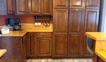 43 Danville Rd, Big Sandy, TN 38221