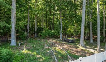 69 Overlook Dr, Warwick, RI 02818