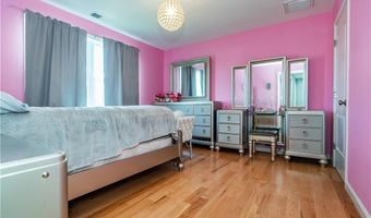 74 Brookhaven Dr, East Providence, RI 02914