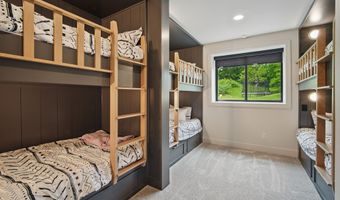 1004 NW Hugg Dr, Polk City, IA 50226
