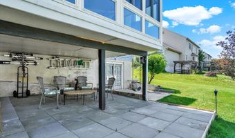 65 ANGELA Ln, York, PA 17402