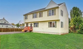 29 Lake Ave, Barrington, RI 02806
