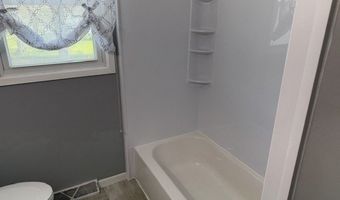 527 Village Ct, Altoona, IA 50009