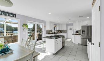 20 Dune Dr, Bayville, NJ 08721