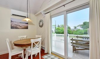 24 Redwood Dr, Narragansett, RI 02882