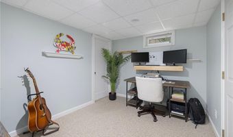 70 Jefferson Dr, East Greenwich, RI 02818
