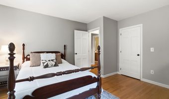 16 Williamsburg Dr, Amherst, NH 03031