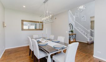 3 BLACKWOLF Ct, Algonquin, IL 60102