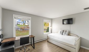 15 Berkshire Dr, Brookfield, CT 06804