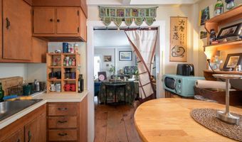 38 North St, Bristol, VT 05443