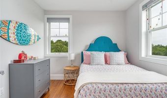 100 Algonquin Rd 5, Narragansett, RI 02882