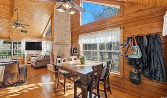 828 Shady Grv, Adkins, TX 78101