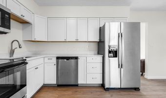 1504 Red Leaf Ln, Columbus, OH 43223
