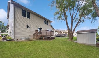 2205 Country Cove Ln, Altoona, IA 50009