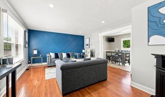 6 SHADOW Ln, Bear, DE 19701