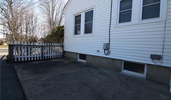 460 E Main Rd, Middletown, RI 02842