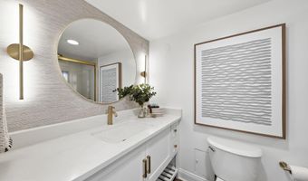 1225 MARTHA CUSTIS Dr 717, Alexandria, VA 22302