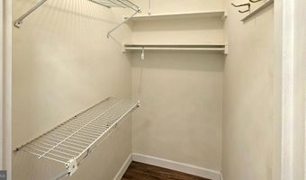 1121 ARLINGTON Blvd 525, Arlington, VA 22209