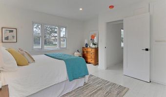 2501 CREST St, Alexandria, VA 22302