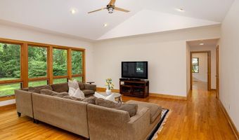 2135 Tuomy Rd, Ann Arbor, MI 48104