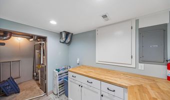 911 Mesa Verde Pl, Ames, IA 50014