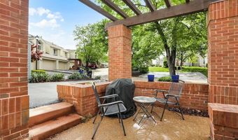 1709 Highview Circle Ct, Ballwin, MO 63021