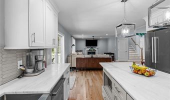 51 Kenyon Hill Trl, Richmond, RI 02898