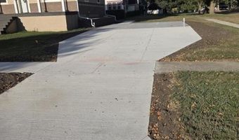 111 N 6th St, Beresford, SD 57004