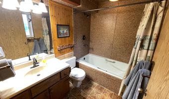 9905 N MEADOW Dr E, Cedar Hills, UT 84062