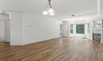 65 Hawthorne Dr 106, Bedford, NH 03110