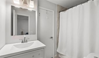 204 Cold Creek Dr, Alpharetta, GA 30009