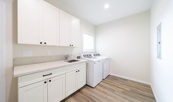 1673 KAUMANA Dr, Hilo, HI 96720