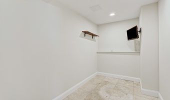 223 W Tanglewood Dr, Arlington Heights, IL 60004
