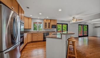 844 SUMMERSET Dr, Hockessin, DE 19707