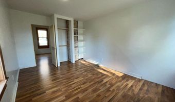 212 N WATER St, Algoma, WI 54201